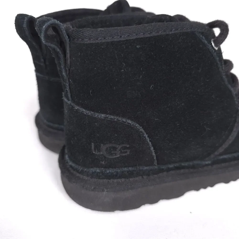 UGG Neumal Black Suede Chukka Boots Unisex Kids Size‎ 1 Youth Lace Up